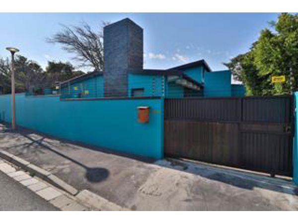 Gordonsbay Spectacular 3 Bedroom House